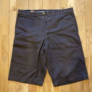 Volcom walkshorts 33 brown with pinstripes